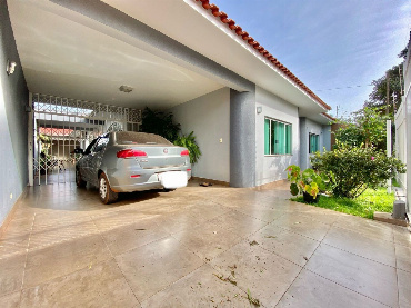 Casa para Venda em Maringá - PR, Zona 03