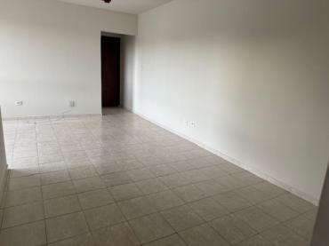 Apartamento para Venda em Maringá - PR, Zona 04
