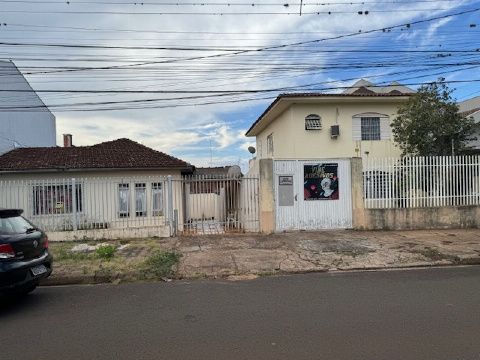 Sobrado para Venda em Maringá - PR, Zona 05