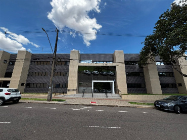 Sala Comercial em Edifício para Venda em Maringá - PR, Zona 05