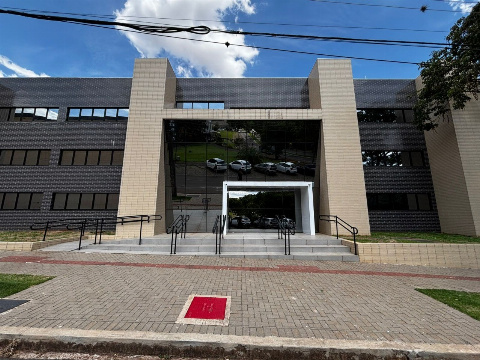Sala Comercial em Edifício para Venda em Maringá - PR, Zona 05