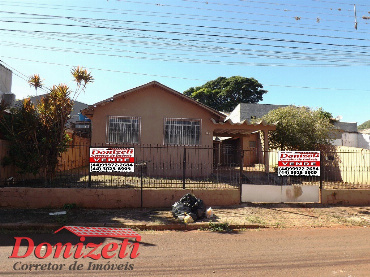 Casa para Venda em Maringá - PR, Zona 07