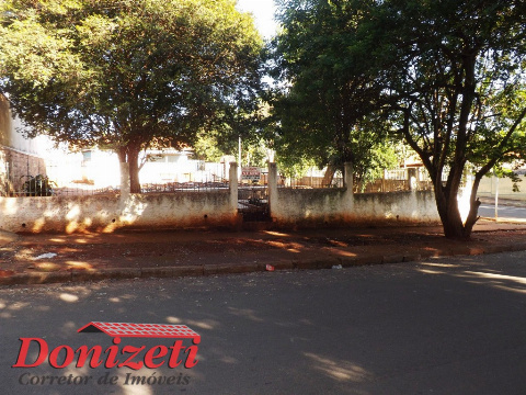 Terreno para Venda em Maringá - PR, Zona 07