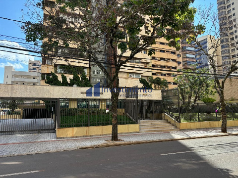Apartamento para Venda em Londrina - PR, Centro