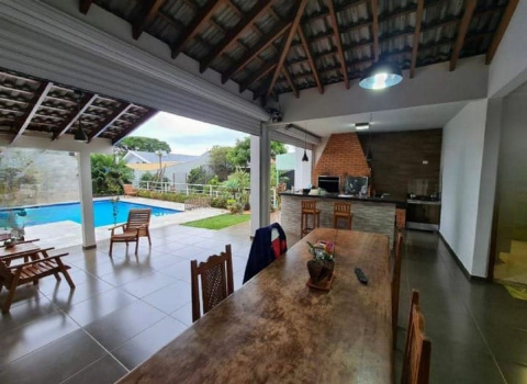 Casa para Venda em Maringá - PR, Zona 05