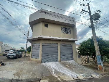 Sobrado para Venda em Paiçandu - PR, Novo Centro