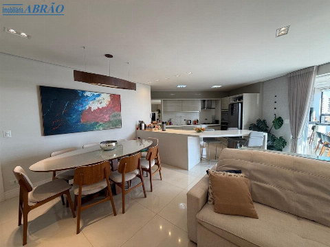 Apartamento para Venda em Maringá - PR, Zona 03