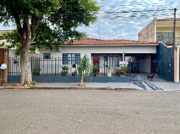 Casa para Venda em Maringá - PR, Jd América