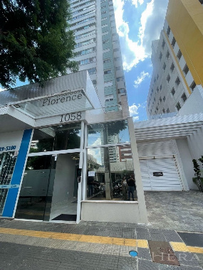 Apartamento para Venda em Maringá - PR, Zona 03