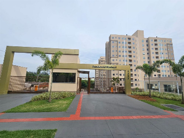 Apartamento para Venda em Maringá - PR, Zona 07