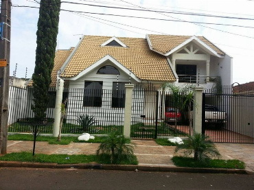 Sobrado para Venda em Maringá - PR, Vl Morangueira