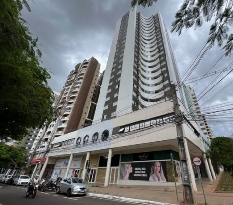 Apartamento para Venda em Maringá - PR, Zona 01