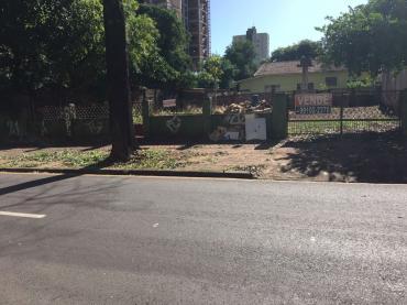 TERRENOS, RUA 10 DE MAIO