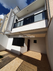 Sobrado para Venda em Cascavel - PR, Coqueiral