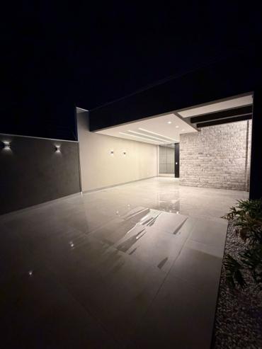 Casa para Venda em Maringá - PR, Cond Jd 5 Lagos