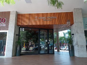 Apartamento para Locação em Maringá - PR, Zona 01 Centro