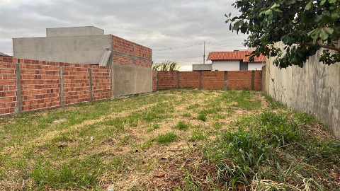 TERRENOS, Rua Renato Montana Neves