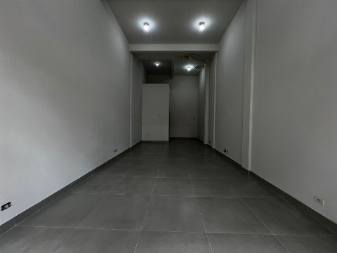 LOJAS, Avenida Cerro Azul