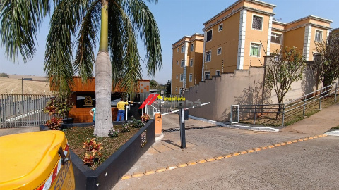 APARTAMENTOS, Rua Pioneiro João Perin