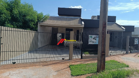 Sobrado para Venda em Maringá - PR, Res Arezzo
