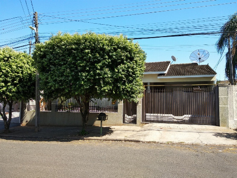 Casa para Venda em Paranavaí - PR, Centro