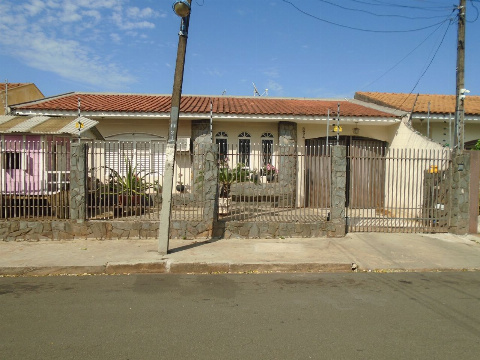 Casa para Venda em Maringá - PR, Jd América