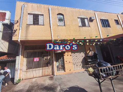 Casa para Venda em Maringá - PR, Zona 03
