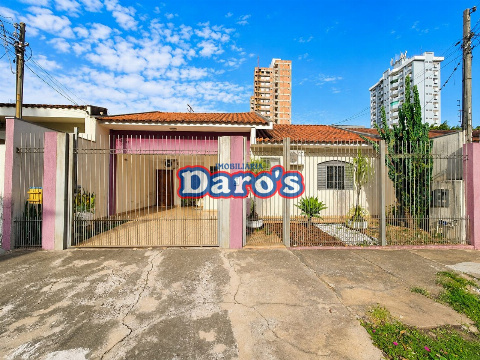 Casa para Venda em Maringá - PR, Zona 03