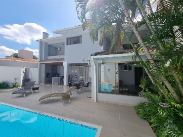 Sobrado para Venda em Maringá - PR, Zona 02