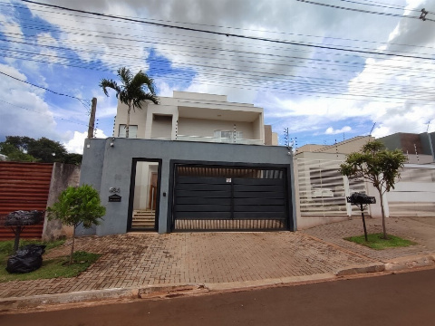 Sobrado para Venda em Maringá - PR, Pq Industrial